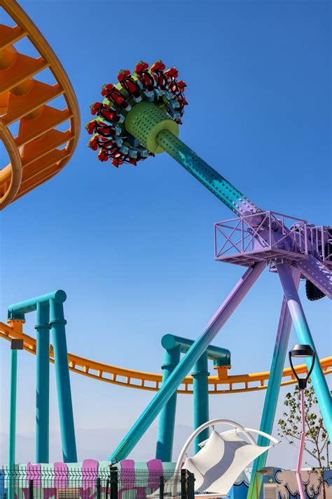 DISCOVERY REVOLUTION 16 | Full 360-degree swing - 16 seats