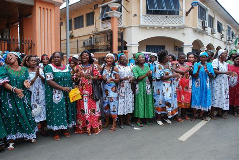 Información sobre el Desfile para el Día de la Mujer - Partido