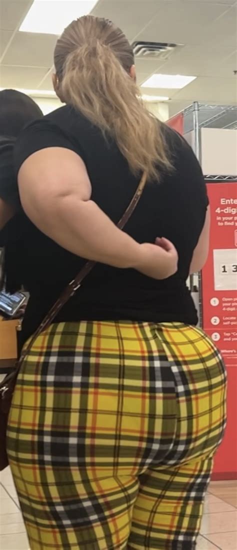 Blonde Bubble Butt In Plaid Pjs Spandex Leggings Yoga Pants Forum