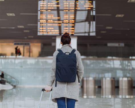 Alaska Airlines’ carry-on luggage guide- KAYAK