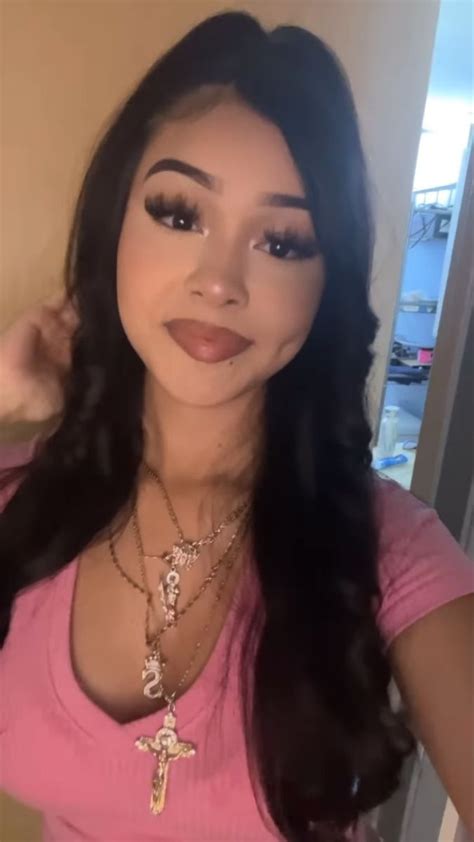 Pin By Irelyn On Cute Makeup Looks Latina Hair Cute Latina Hairstyles Mexican Hairstyles