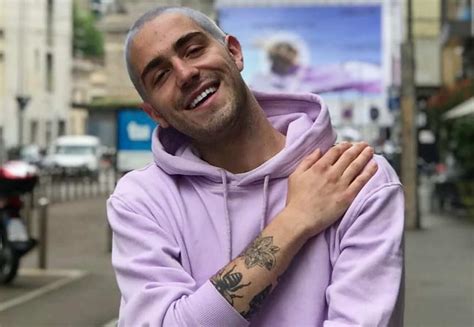 Tommaso Zorzi attaccato da una mamma per colpa tua mio figlio è diventato gay Gay it