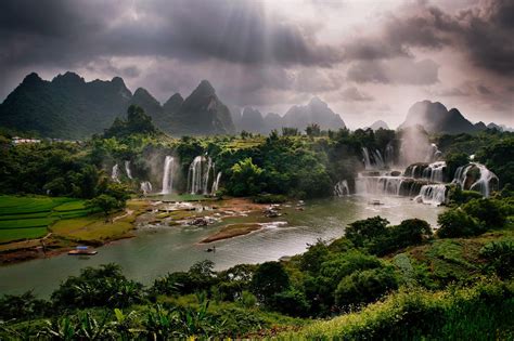 La Dolce Vida : Detian Waterfall China