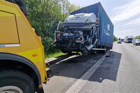 Unfall Auf Der A1 Bei Unna Ein Mensch Verletzt