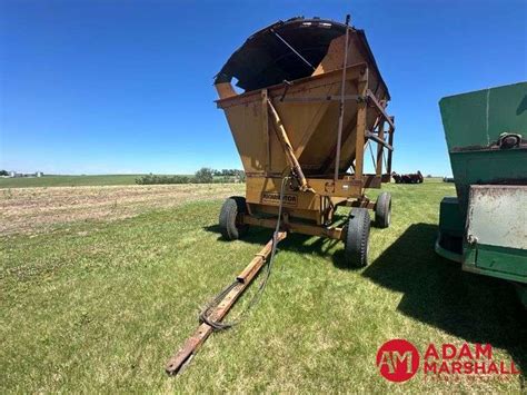 Richardton 1200 High Dump Silage Wagon Adam Marshall Land And Auction Llc