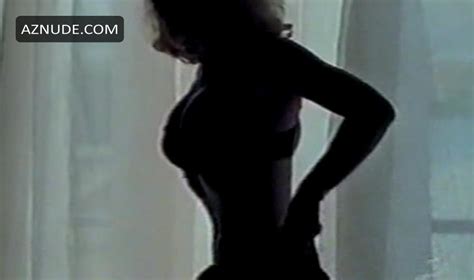 AMANDA DOUGE Nude AZNude