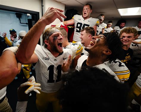 Mark Gronowski, Zach Lutmer, named Iowa football Most Valuable Players