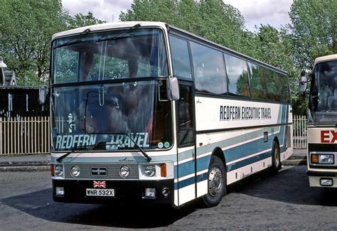 Redfern Travel Mansfield WNR532X On Hampton Court Station Forecourt