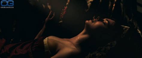 Elle Fanning Nude Pictures Photos Playboy Naked Topless Fappening