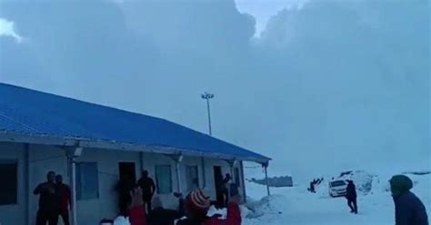 Video That Moment A Snow Avalanche Hit Sarbal Sonamarg In Kashmir