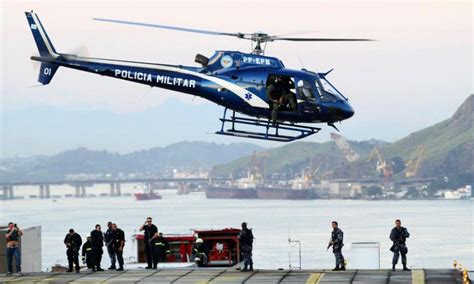 Helicóptero Da Pm é Abatido No Rio De Janeiro Defesa Aérea And Naval