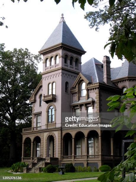 Victorian Village Memphis Photos and Premium High Res Pictures - Getty ...