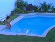 Naked Silvia Peyrou in Asalto y violación en la calle