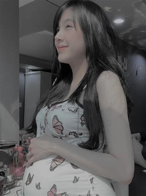 Vợ Rambo khoe dáng siêu chuẩn sau sinh Thêm một hot girl bỉm sữa trở lại đường đua