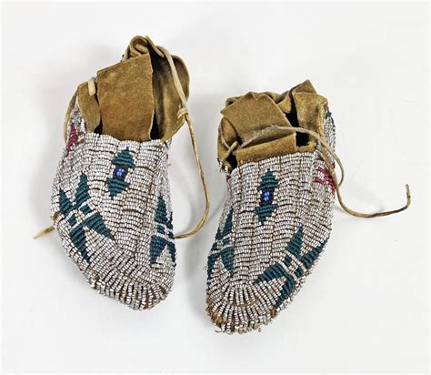 Plains Vintage Childs Moccasins