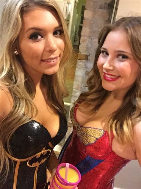 Batgirl Wonder Woman Porn Pic