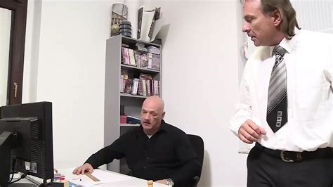 Une Blonde Se Fait Baiser Au Bureau XHamster