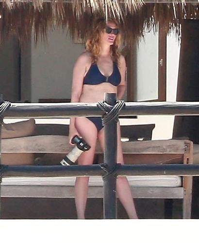 Pretty Woman Julia Roberts Burns Up The Beach In Her Bikini While South Of The Border