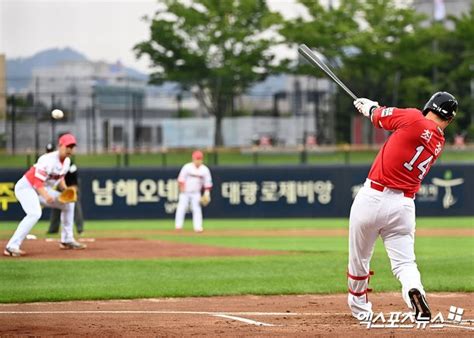 최정 앞서나가는 1타점 적시타 포토 네이트 스포츠