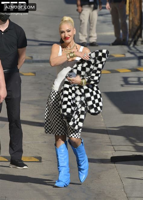 Gwen Stefani Sexy Seen Flaunting Her Hot Boobs Outside The Jimmy Kimmel Live Show AZNude