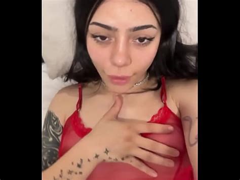 Milica tocándose en la cama XVIDEOS