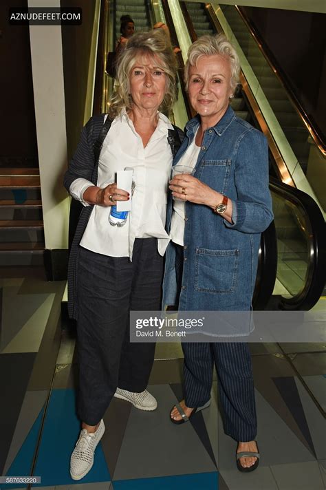 JULIE WALTERS (I) Feet - AZNudeFeet