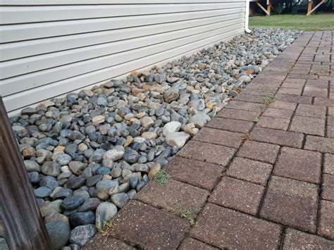 how to install gravel walkway
