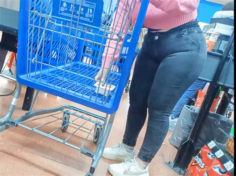 Her Ass Barely Fits In Her Jeans Part Oc Tight Jeans Forum