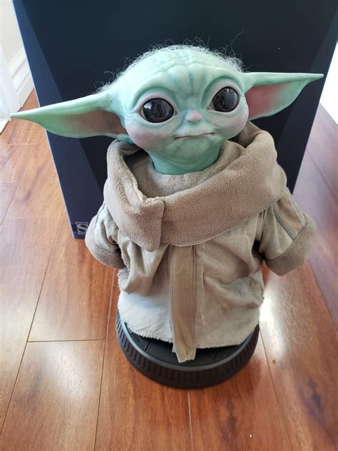 The Child (Baby Yoda) Life-Size Figure by Sideshow Collectibles Has Arrived