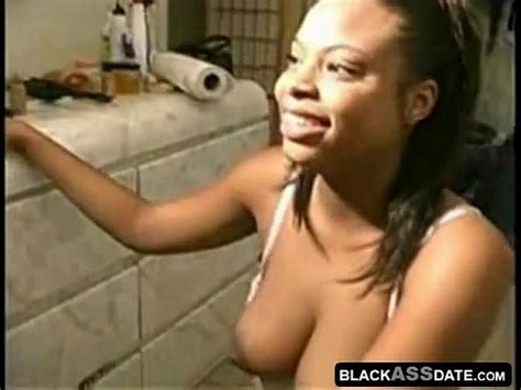 Ebony On Her Knees Sucking And Balls Stroking XVIDEOS