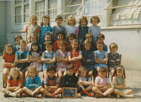 Photo de classe CE1 Saint Léonard Filles 1970 de 1970 Ecole St Leonard