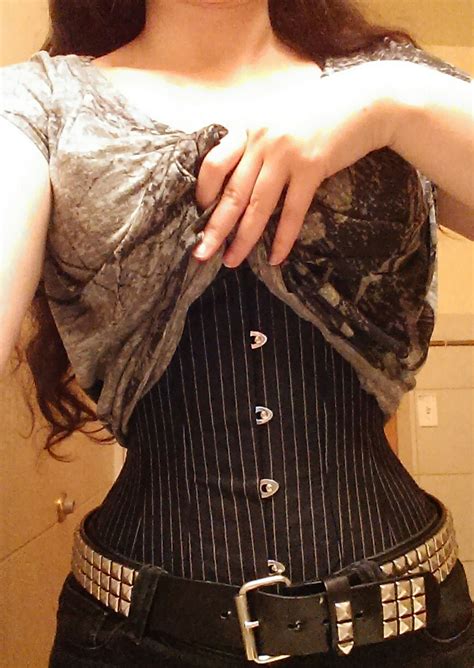 Corset How To Tuck Your Lower Stomach Into Your Corset For A