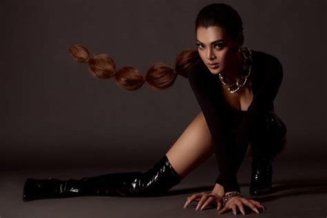 Hoa hậu Trân Đài đốt mắt với bikini màu nude khoe body cực chiến ngày ẵm vương miện không xa