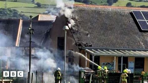 Difrod i Ysgol Gynradd Gymraeg Caerffili wedi tân BBC Cymru Fyw