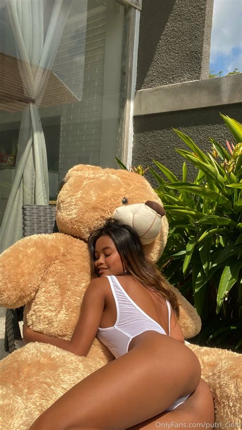 Asian Beauty Putri Cinta Part 2 OnlyFans PutriCinta 145 Porn Pic