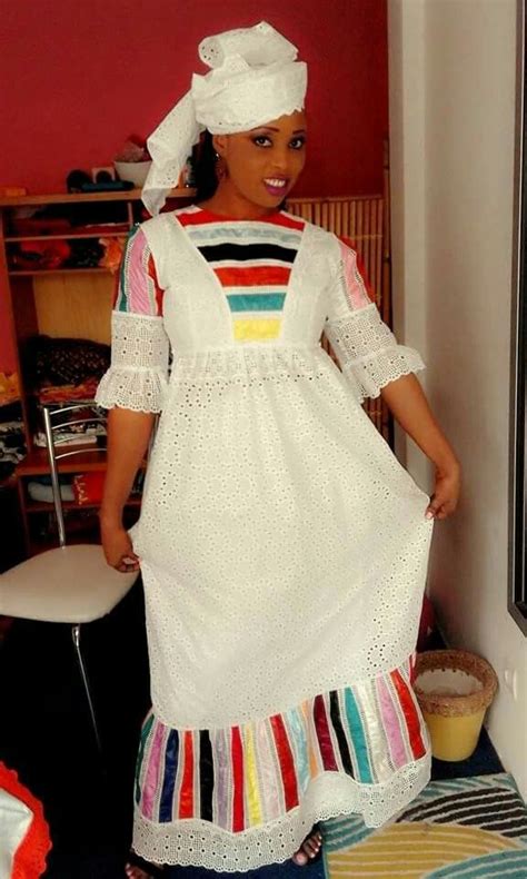 Pin By Thiero Ba Gafoure On Mon Style African Clothing Cold Shoulder