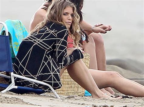 Photos AnnaLynne McCord tournage en bikini pour la sirène de 90210