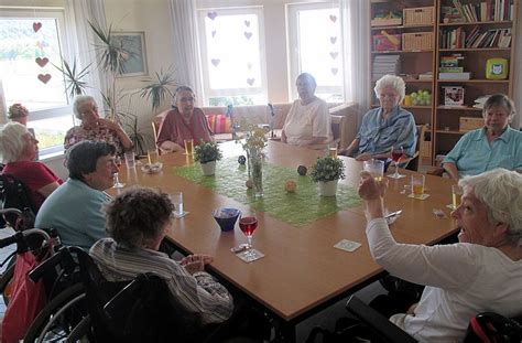 Singen Lachen Poesie Aktivit Ten Domizil Aalen Kursana