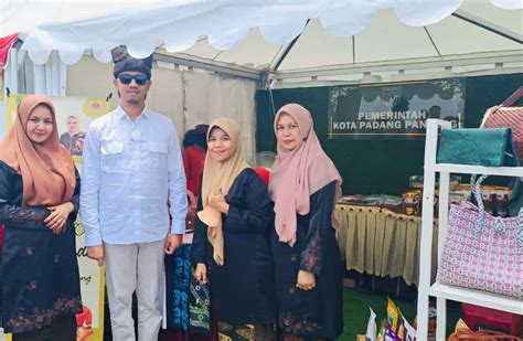 Puluhan Produk UMKM Padang Panjang Laris Manis Di Festival Rang Solok