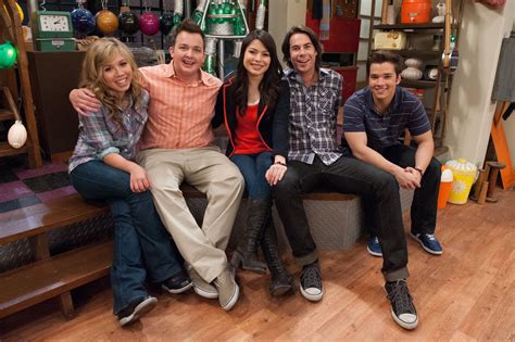 NickALive!: Paramount+ to Revive 'iCarly' with Original Cast Members