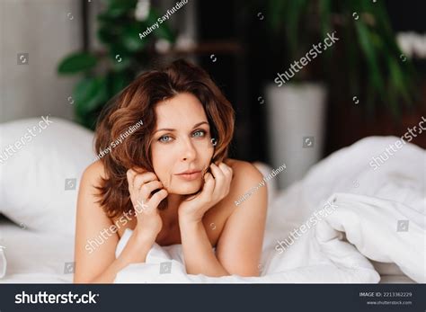 Sexy Naked Brunette Woman Lying Bed Stock Photo 2213362229 Shutterstock