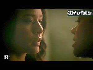 Melissa O Neil Melanie Liburd Sexy Lesbian Scene In Dark Matter 2015 2017 CelebsNudeWorld
