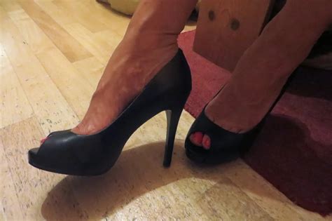 My Wifes Feet Are So Dried Out They Need Humidity Nude Pics Xhamster