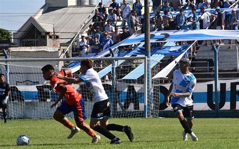 Torneo Regional Amateur Igualaron A Paran Y Regatas Periodismosn Ar