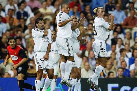 hosted house party  david beckham  real madrid team mates