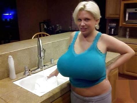 Big Bust Bikini Big Bra Arnold Schwarzenegger Rich Single Women Top Heavy Women Big Huge