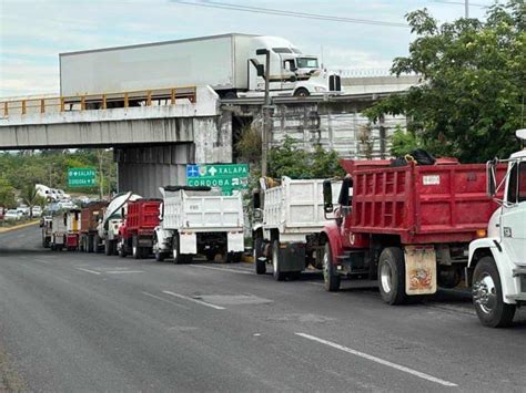 Se Manifiestan Transportistas De Amotac Frente A Las Instalaciones De