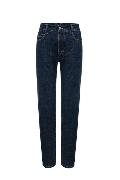 Скинни джинсы в 2024 году? Да! И еще 7 самых модных пар