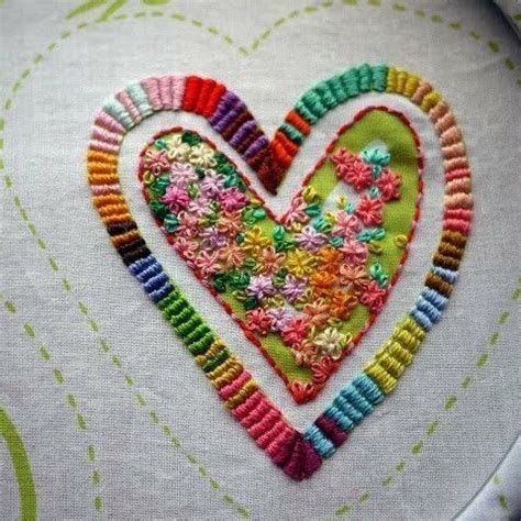 Bordando Mandalas Y Corazones En 2020 Corazones Bordados Embroidery