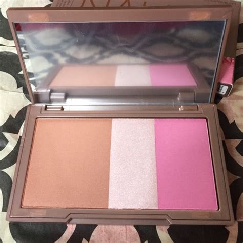 UD NAKED Flushed Palette In Native Bronzer Highlighter Blush